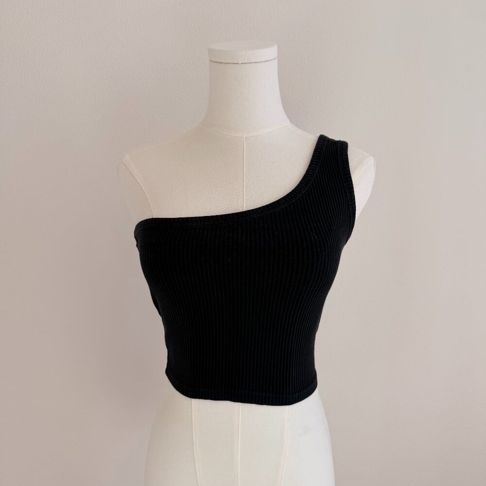 SHEIN Women's Black Crop-top